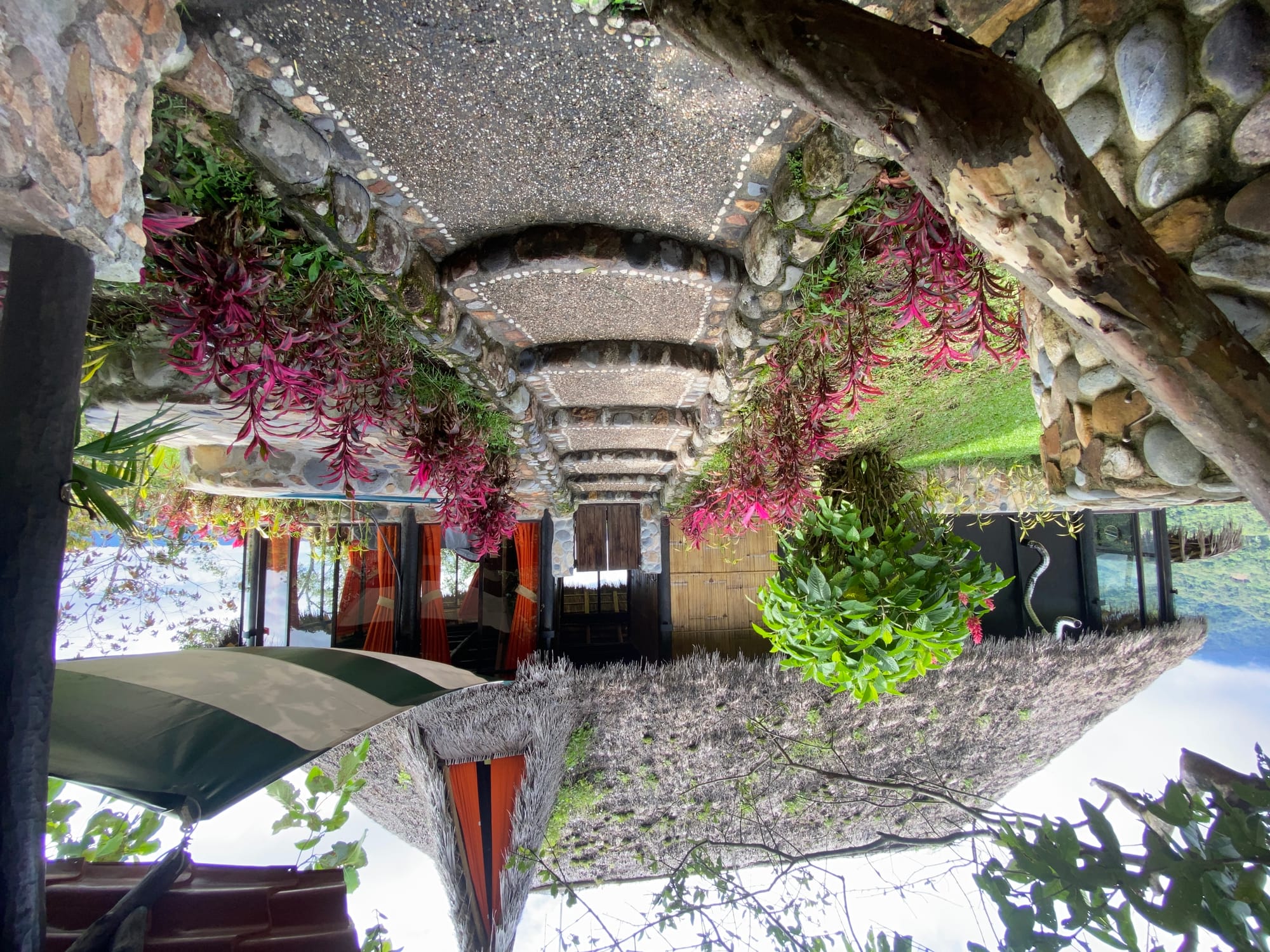 Espectacular choza tradicional de 120 metros cuadrado con capacidad para 12 personas - Reservas: 0994 004 019