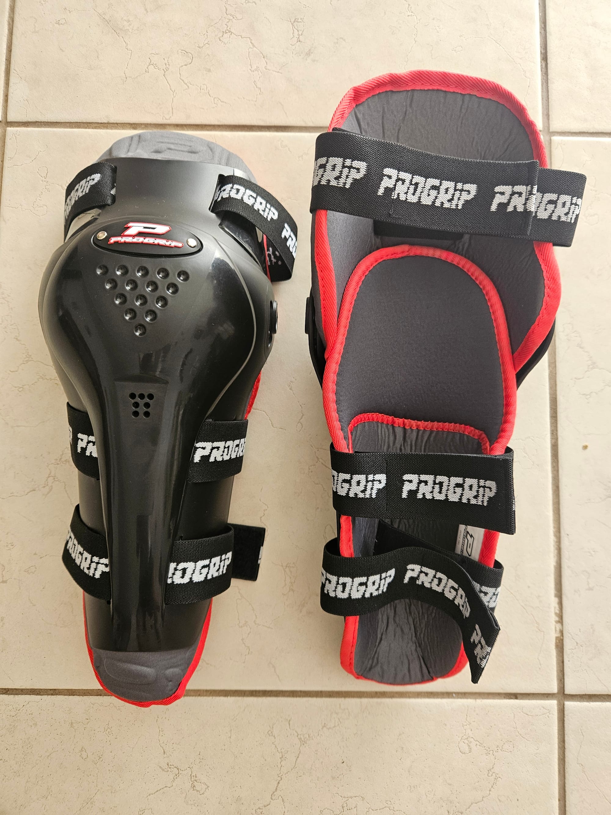 מגני ברכיים עם מפרק צירים pro grip של מטרו מוטור ב250₪