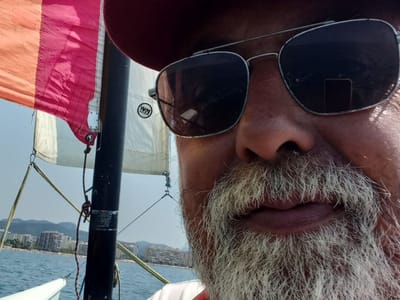 NAVEGANDO EN CATAMARÁN