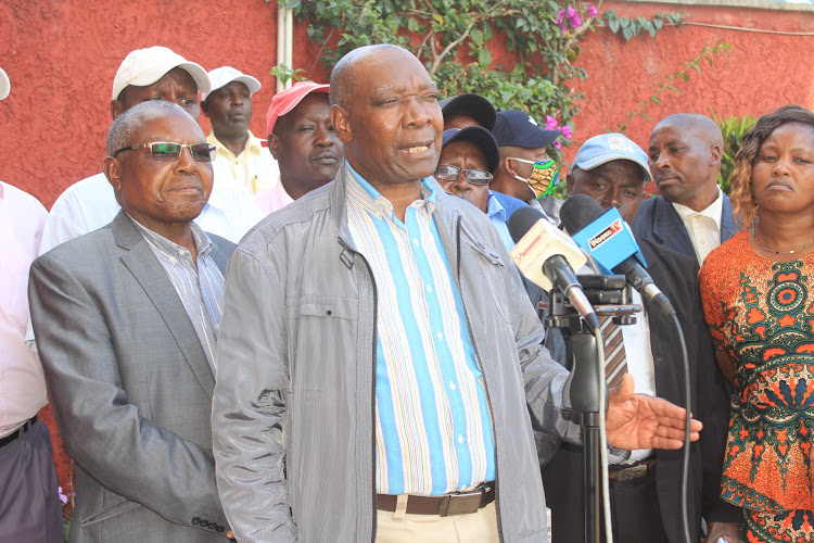 Moffat Kamau a tea farmer from Makomboki factory in Kigumo, Murang'a, addressing journalists at Kenol town on Thursday.