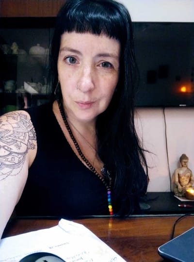 Sobre luz de marfil image