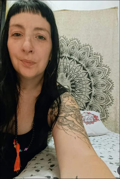 Sobre luz de marfil image