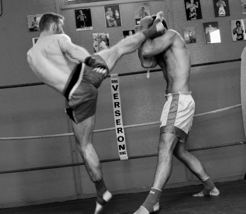BOXE THAI KICKBOXING BF