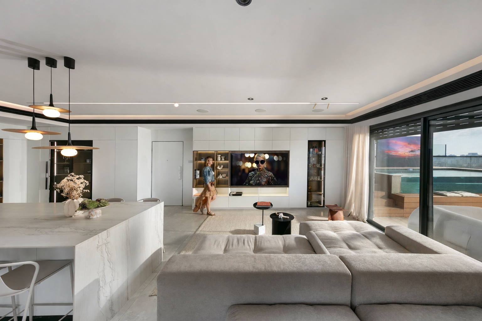 קיר טלויזיה שמכיל הרבה מאוד פונקציות נוספות 