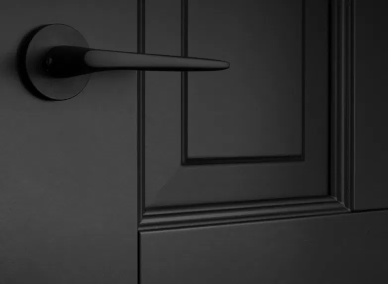 Ekstrands snedker lavede døre & vinduer