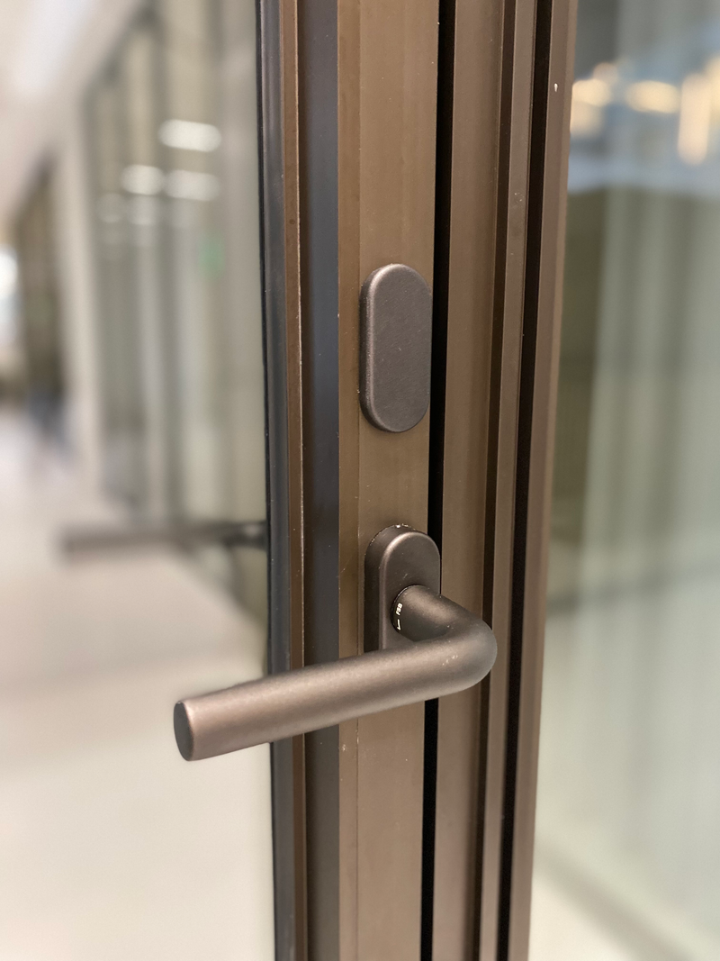 SD lyd glasvægge med- eller uden sprosser til private og professionelle