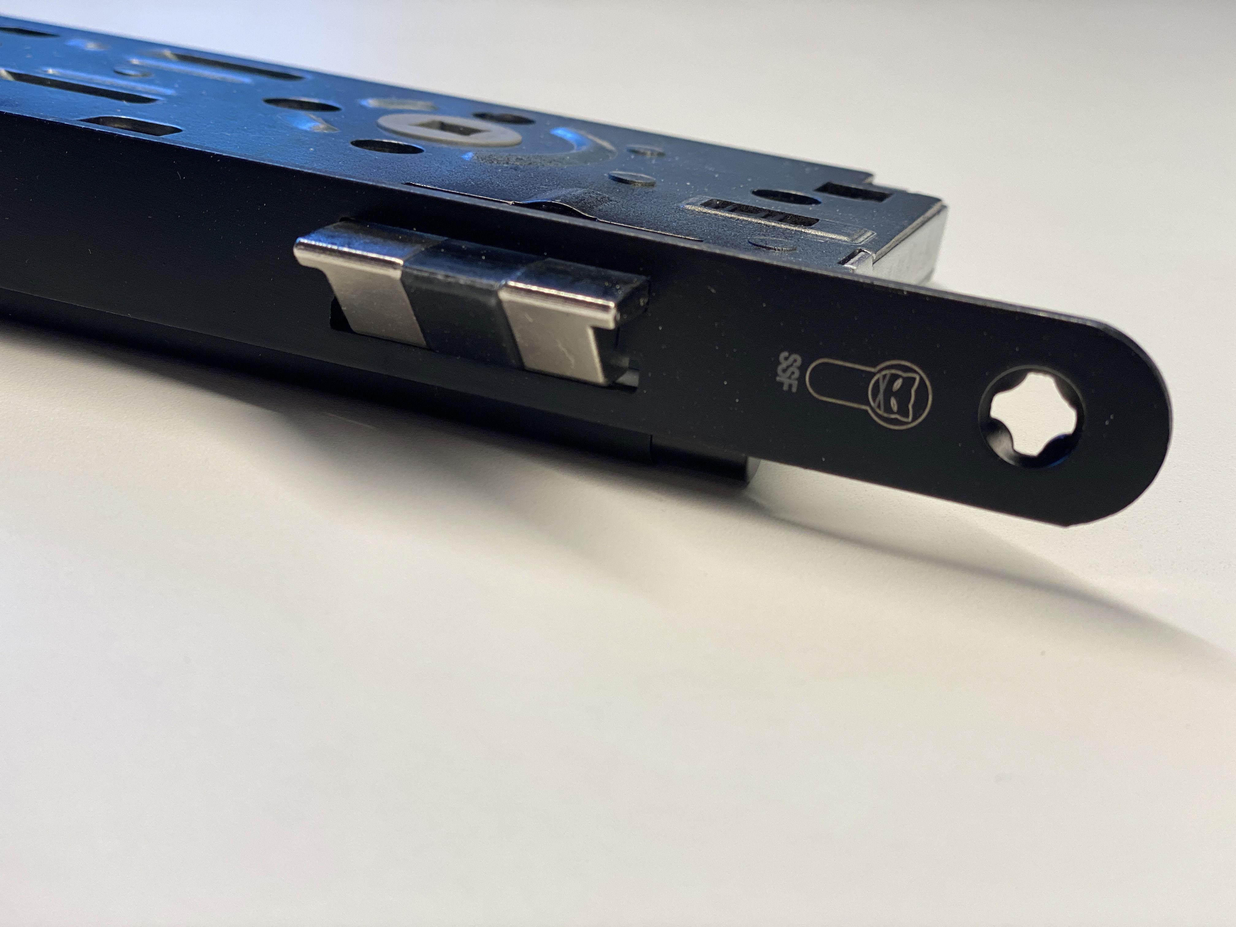 SSF and CES module lock and lock cylinders