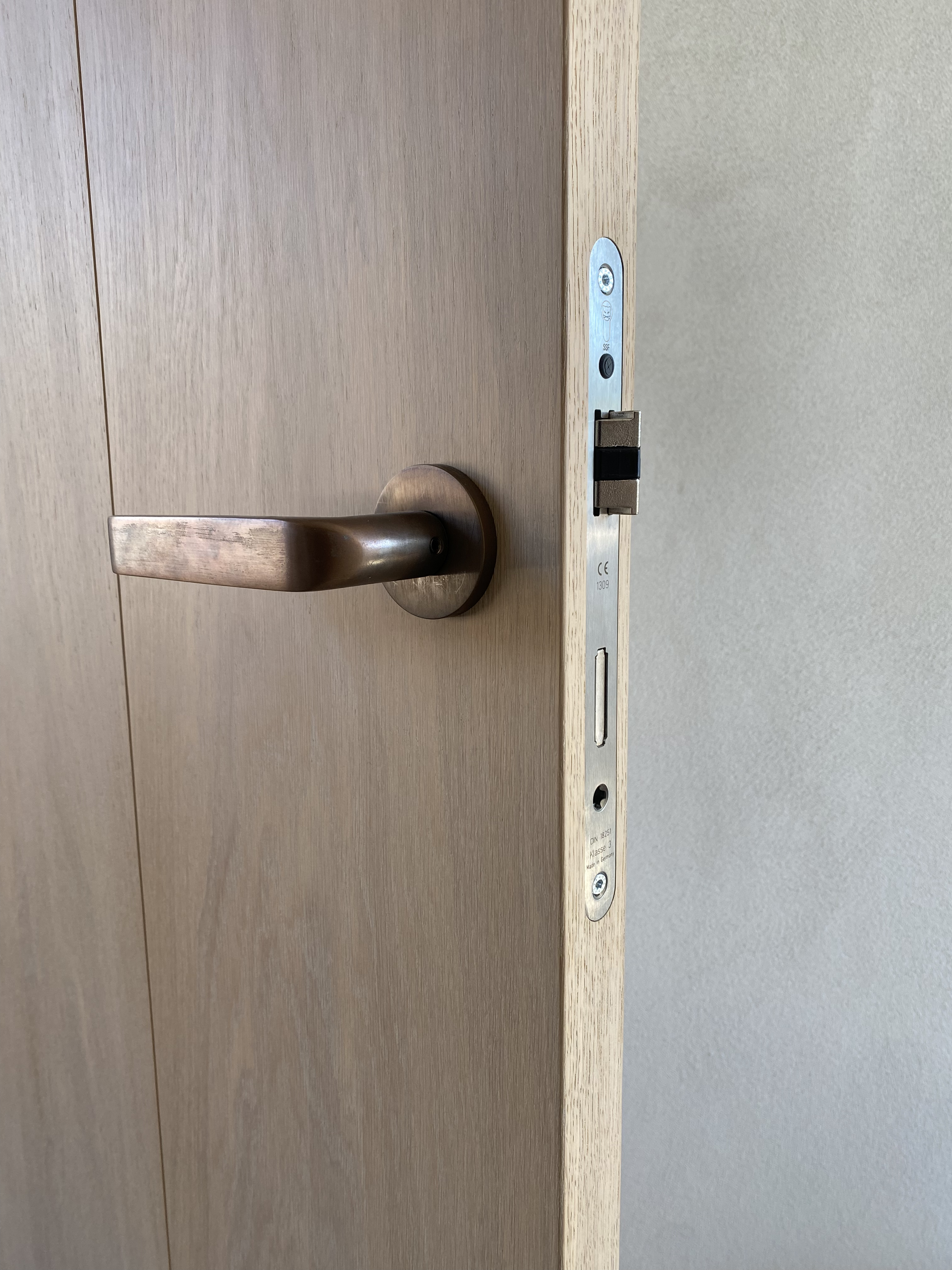 SSF and CES module lock and lock cylinders