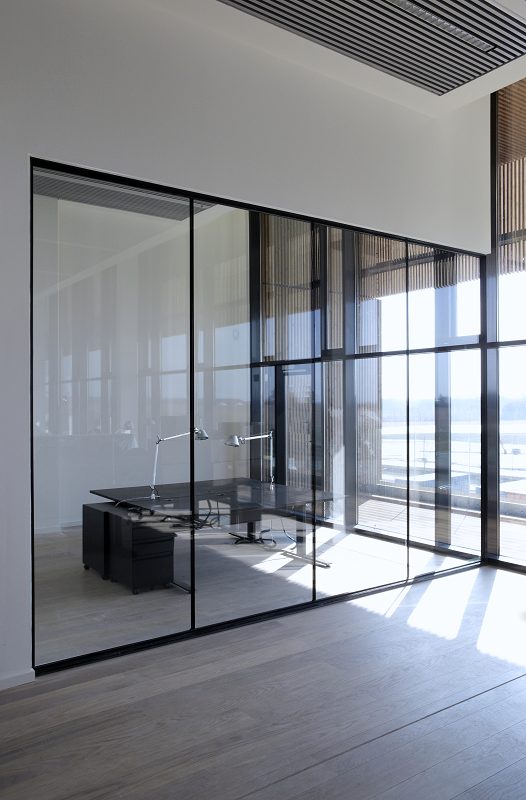 SD sound glass walls with or without bars for private and professional use