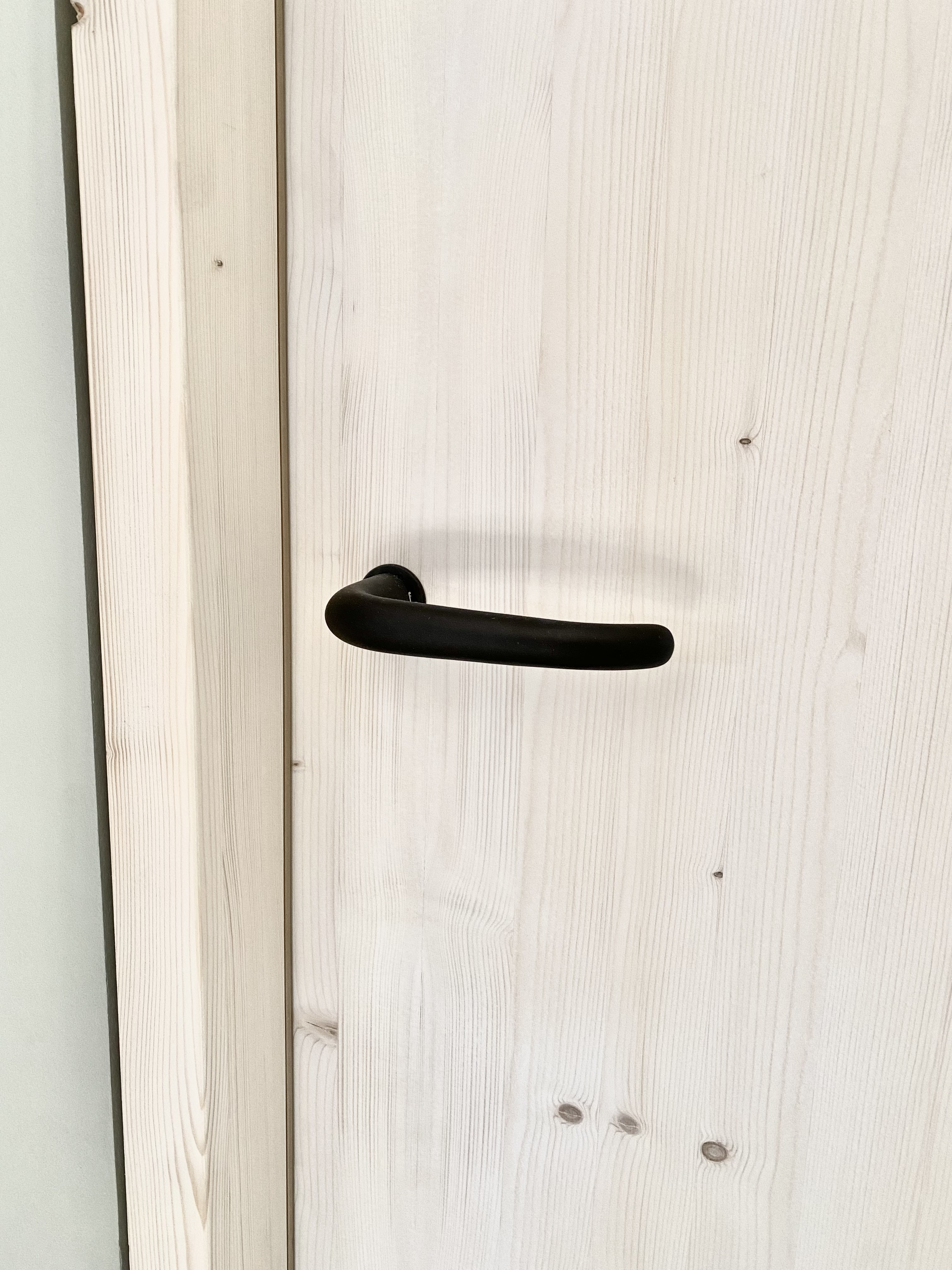 EKSTRANDS doors in solid wood or veneer