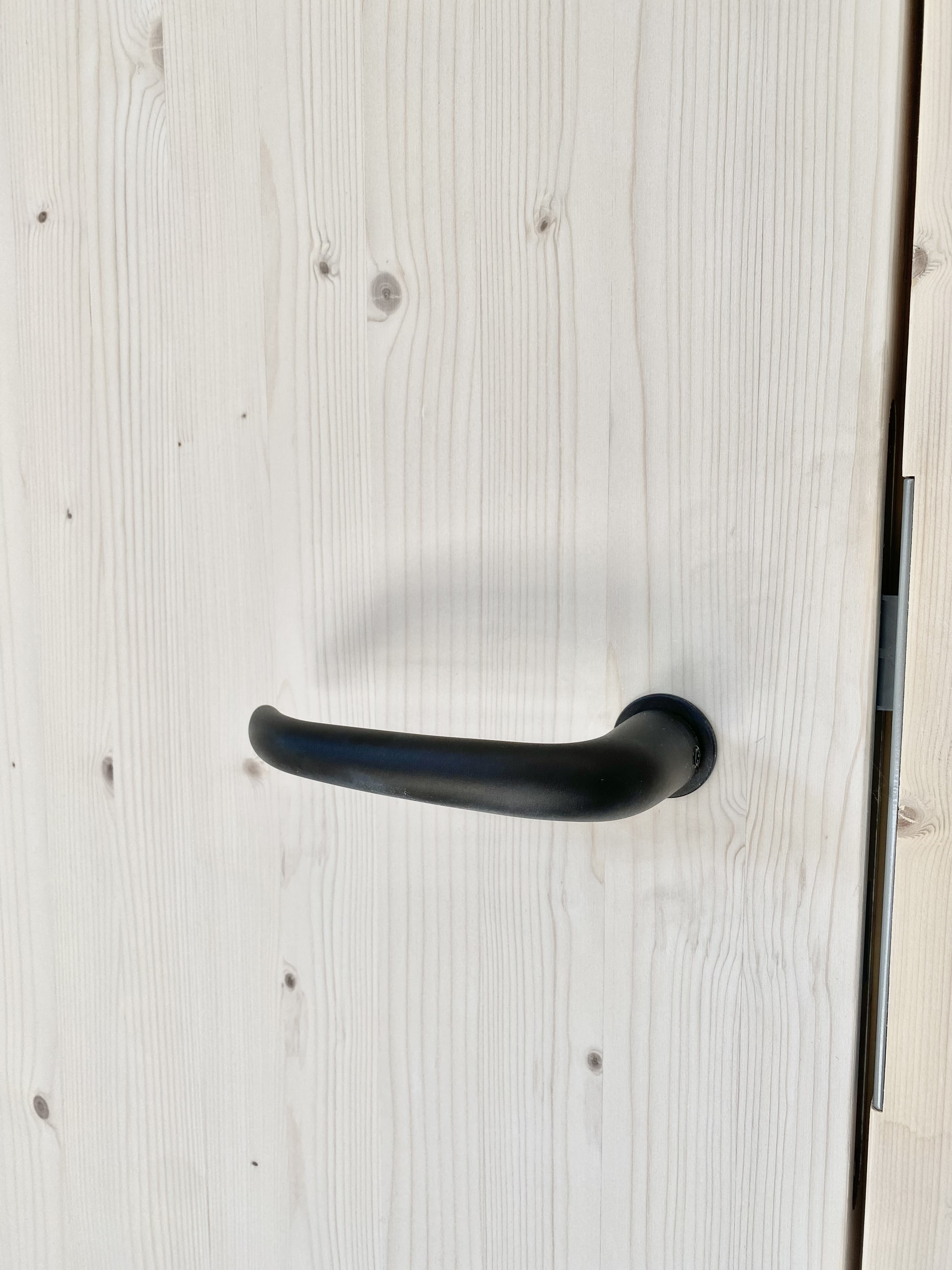 EKSTRANDS doors in solid wood or veneer