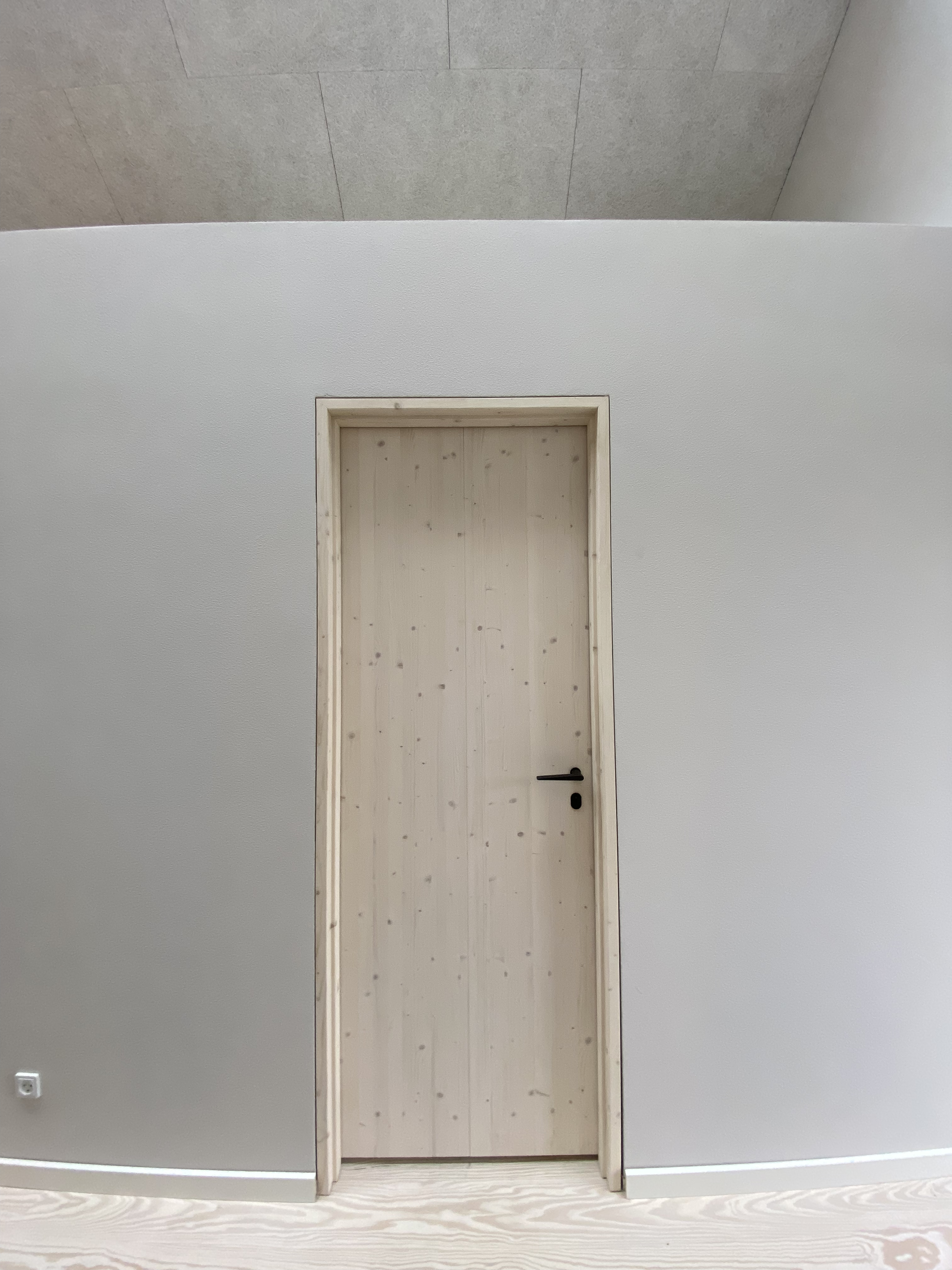 EKSTRANDS doors in solid wood or veneer