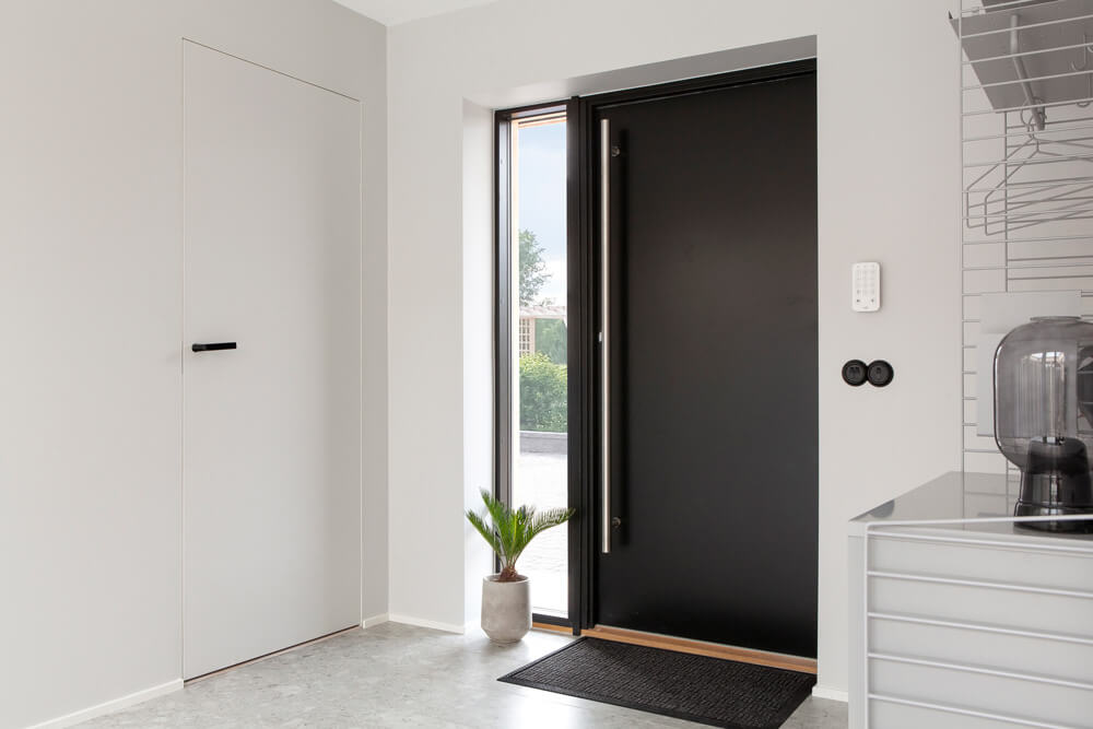 An Ekstrand door can be painted in all NCS or RAL colors.