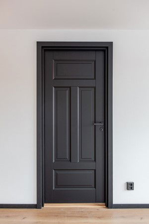 An Ekstrand door can be painted in all NCS or RAL colors.