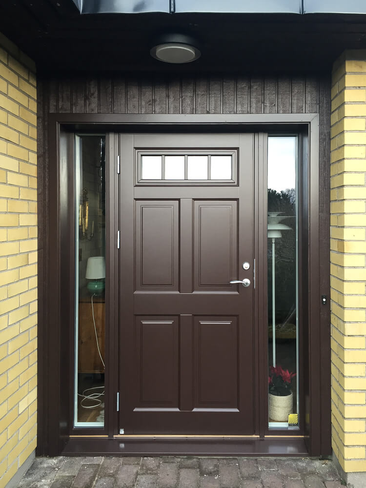 An Ekstrand door can be painted in all NCS or RAL colors.