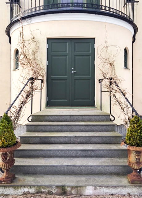 An Ekstrand door can be painted in all NCS or RAL colors.