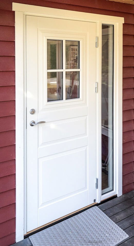 An Ekstrand door can be painted in all NCS or RAL colors.