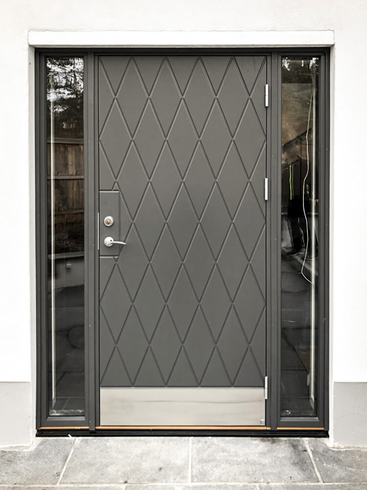 An Ekstrand door can be painted in all NCS or RAL colors.