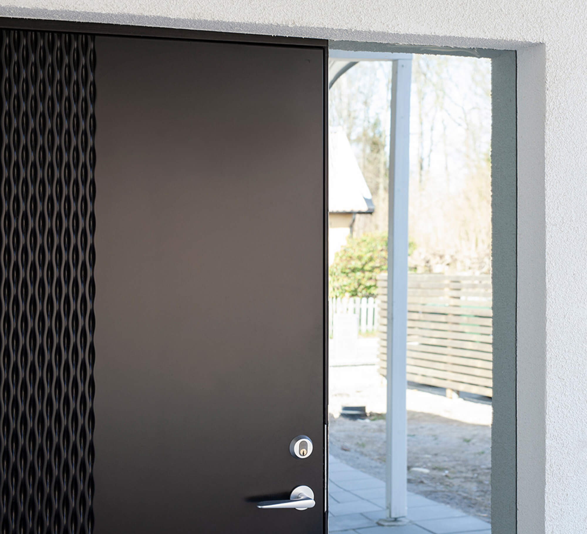 An Ekstrand door can be painted in all NCS or RAL colors.