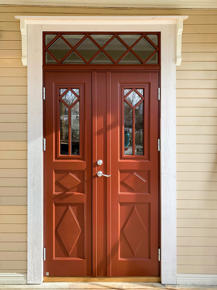 An Ekstrand door can be painted in all NCS or RAL colors.