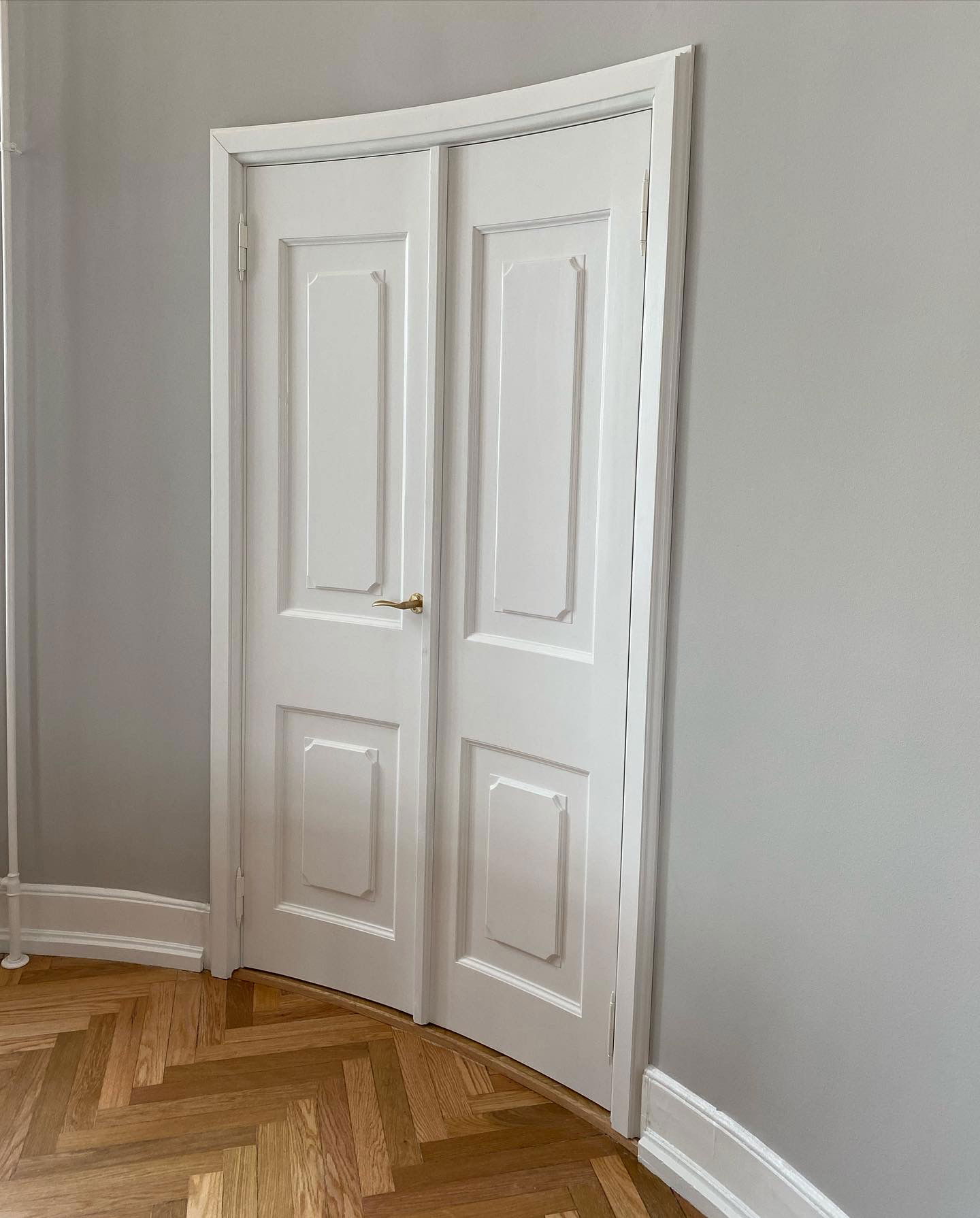 An Ekstrand door can be painted in all NCS or RAL colors.