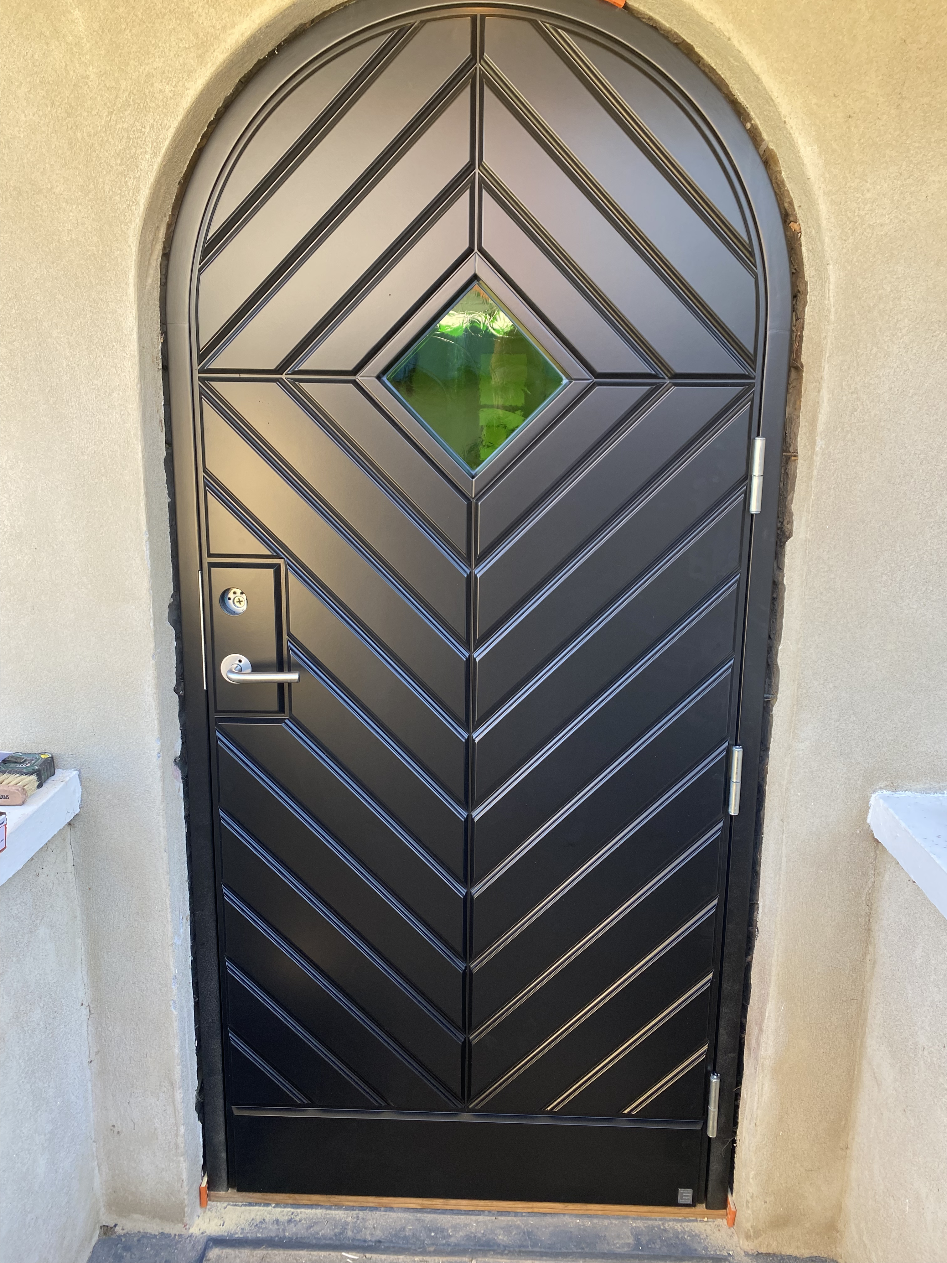 An Ekstrand door can be painted in all NCS or RAL colors.