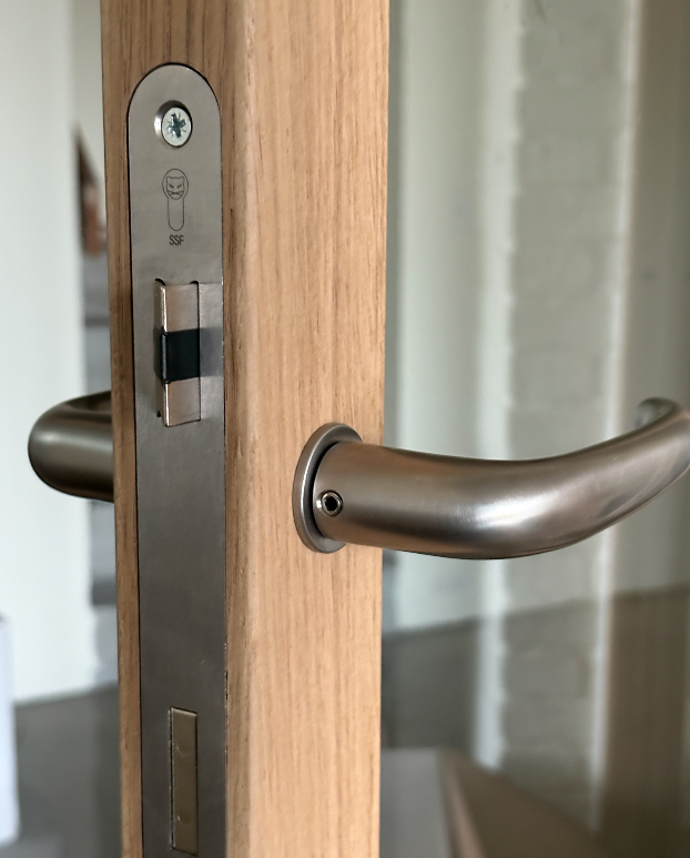 EKSTRANDS doors in solid wood or veneer