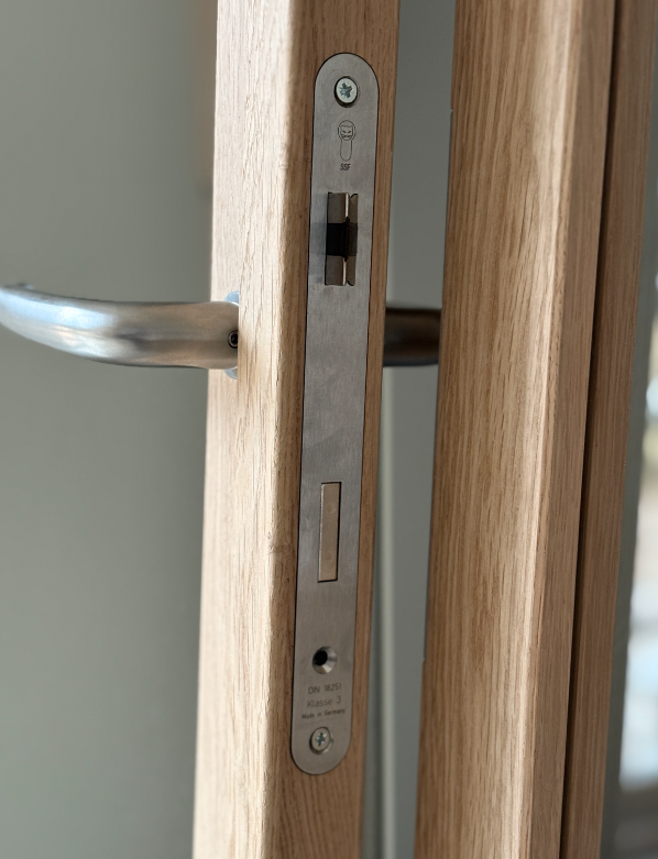 EKSTRANDS doors in solid wood or veneer