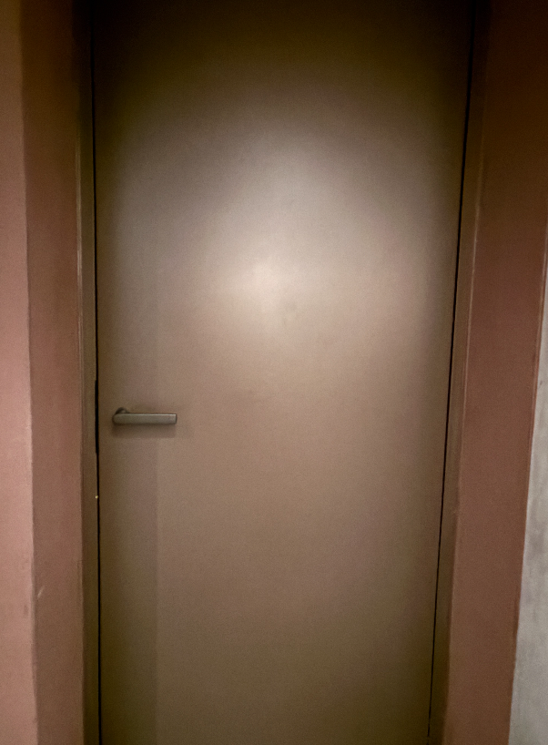 An Ekstrand door can be painted in all NCS or RAL colors.