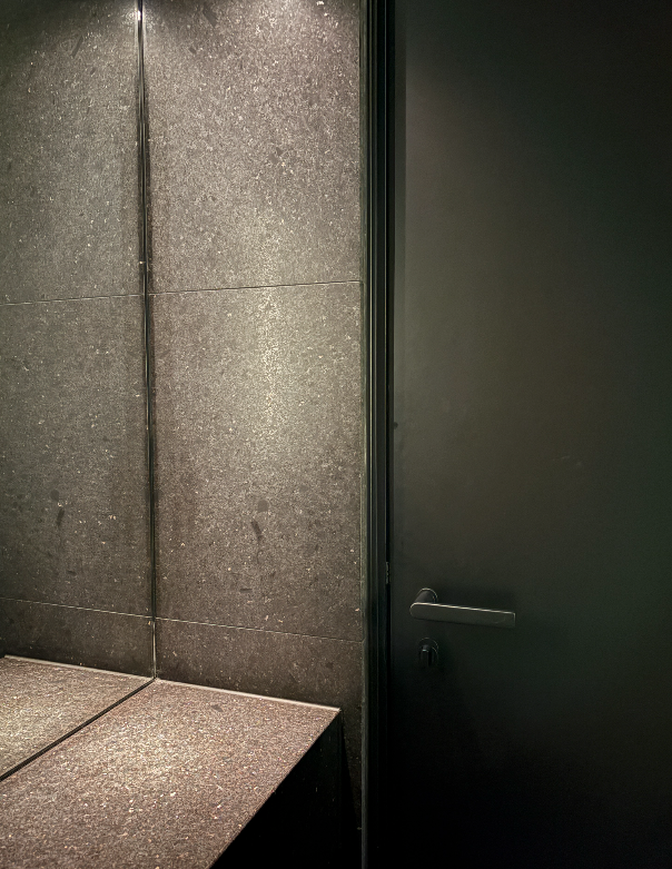 An Ekstrand door can be painted in all NCS or RAL colors.