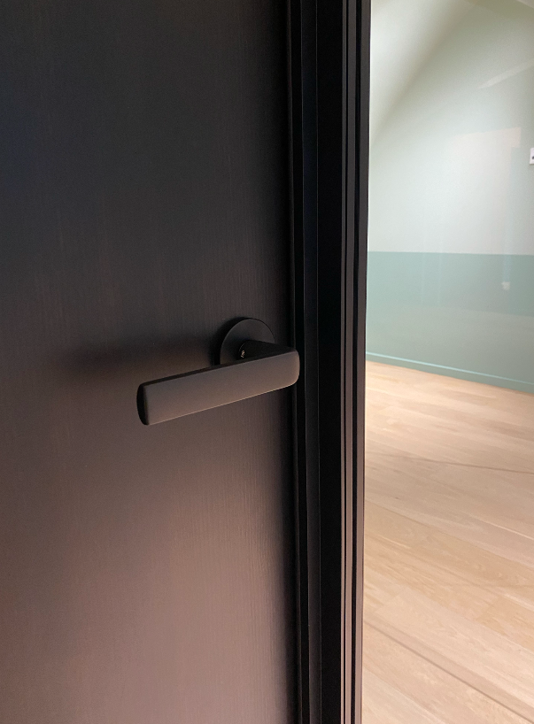 An Ekstrand door can be painted in all NCS or RAL colors.