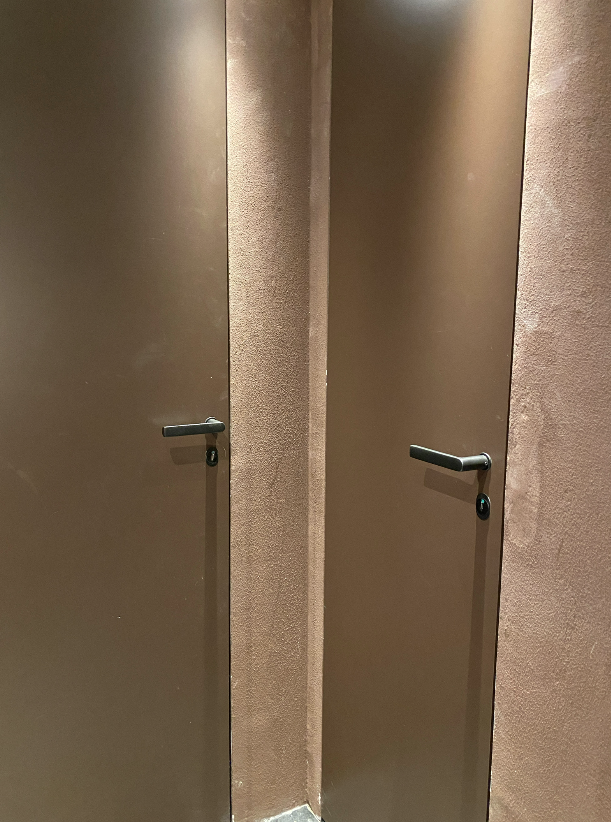 An Ekstrand door can be painted in all NCS or RAL colors.