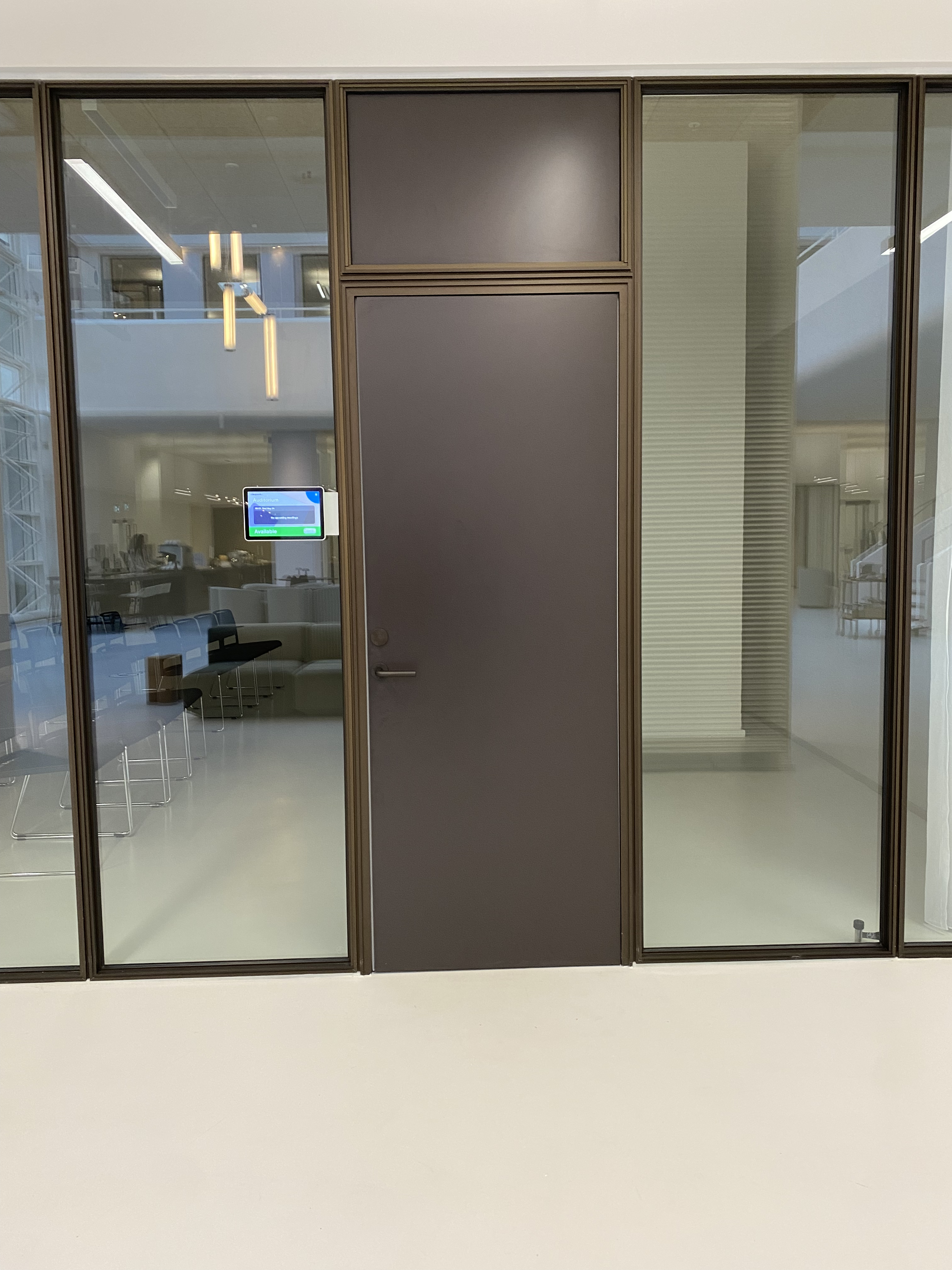 SD sound glass walls with or without bars for private and professional use