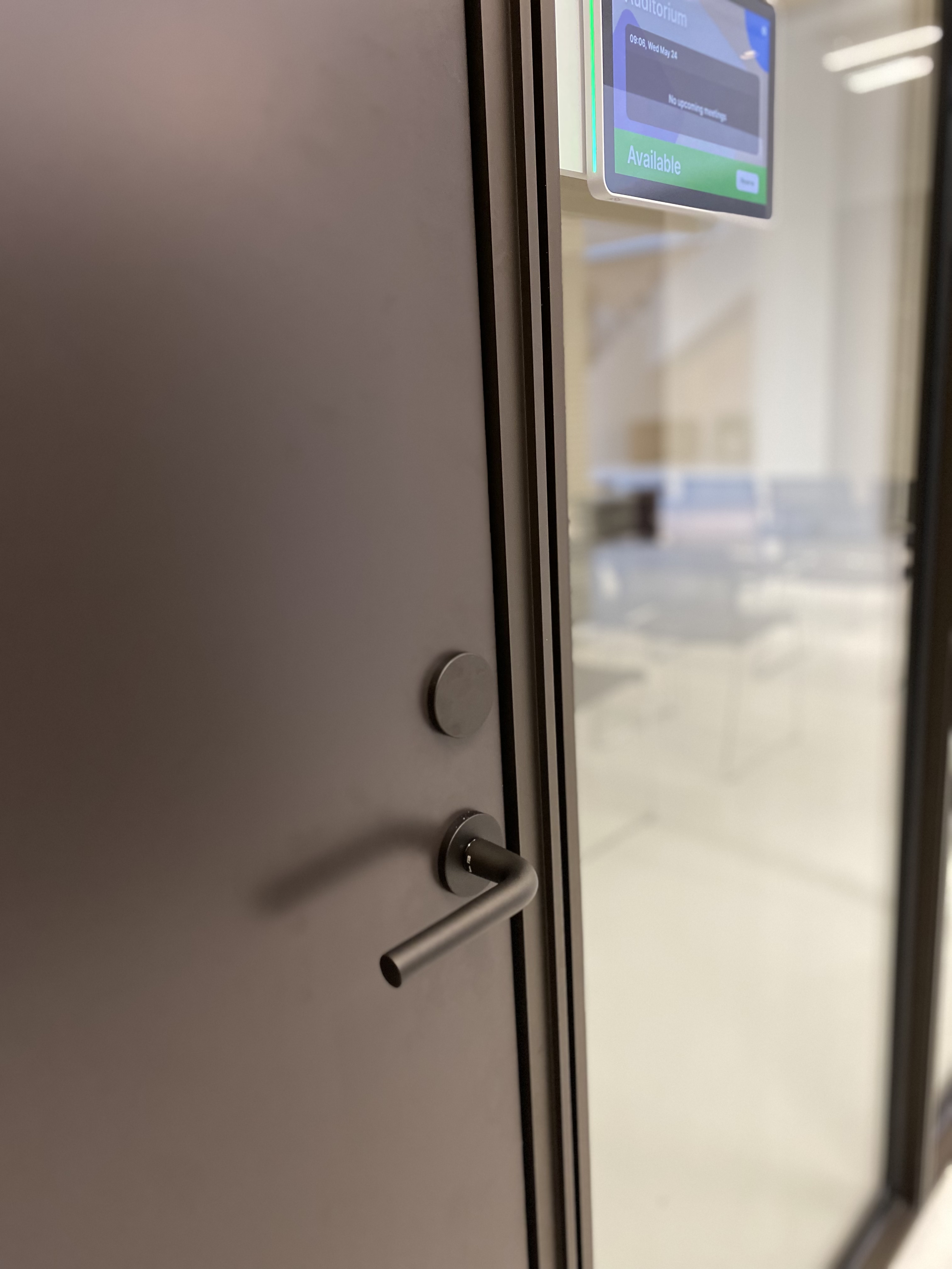 SD sound glass walls with or without bars for private and professional use