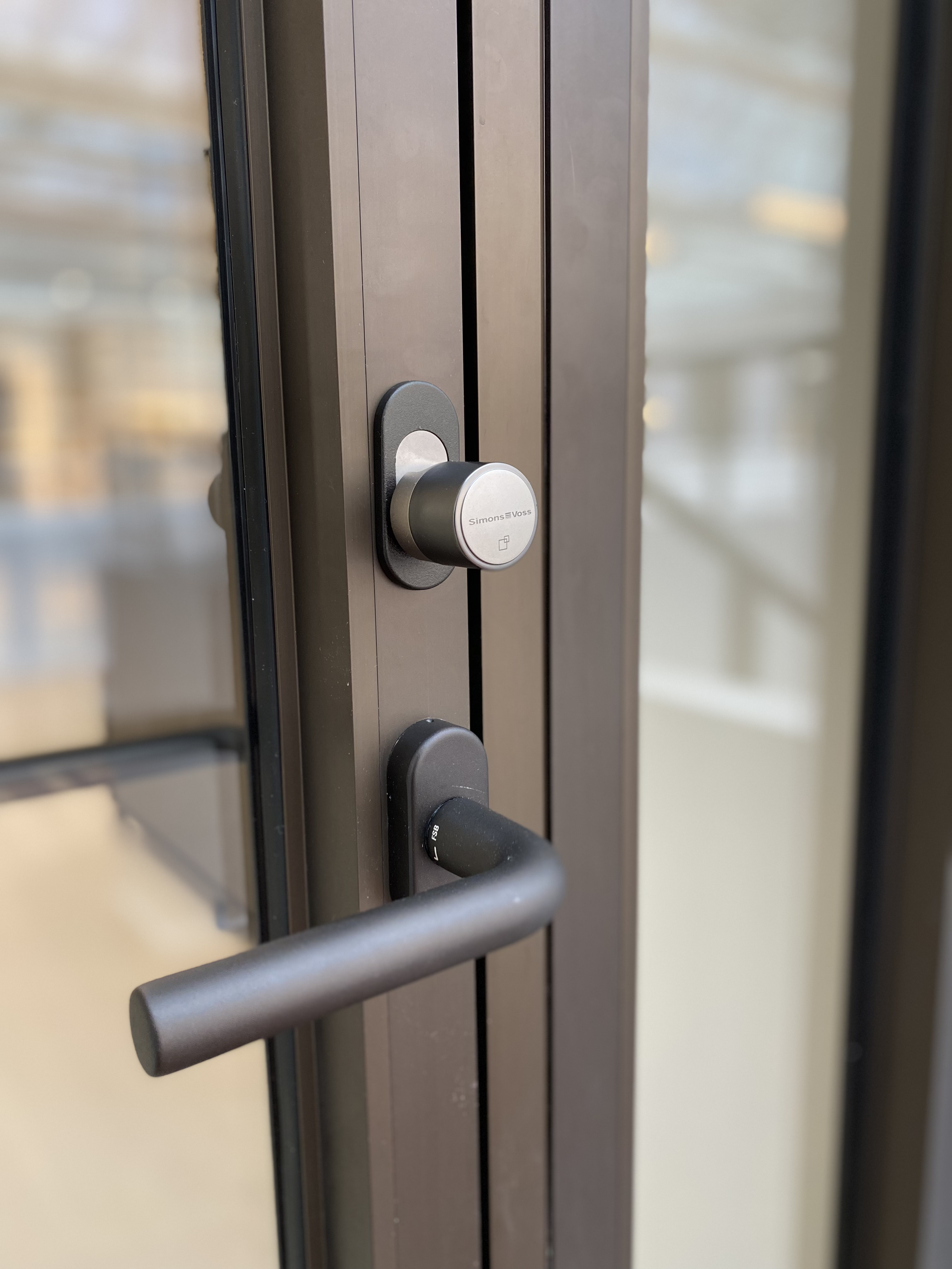 SD sound glass walls with or without bars for private and professional use