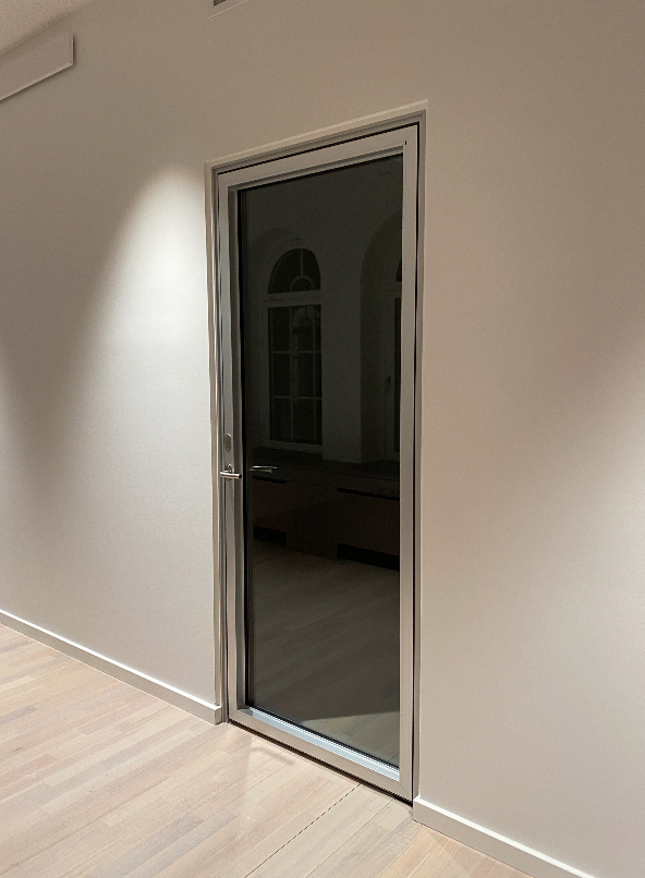 SD sound glass walls with or without bars for private and professional use