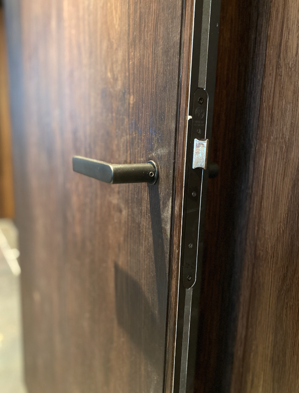 EKSTRANDS doors in solid wood or veneer