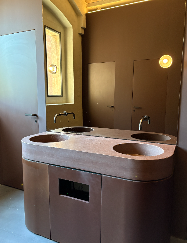 An Ekstrand door can be painted in all NCS or RAL colors.