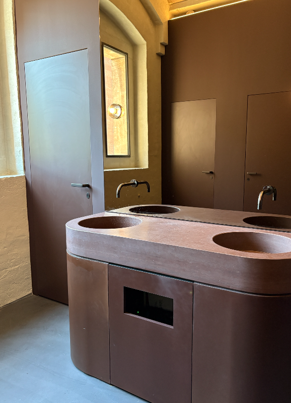 An Ekstrand door can be painted in all NCS or RAL colors.