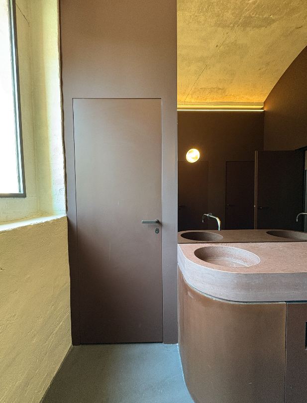 An Ekstrand door can be painted in all NCS or RAL colors.