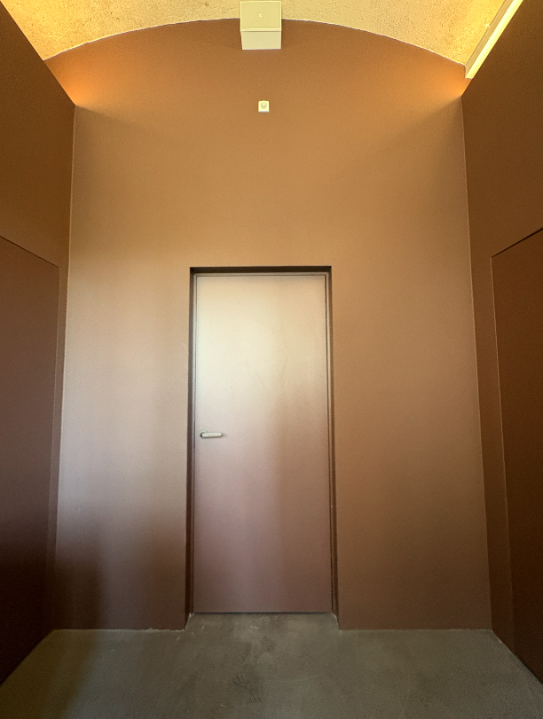 An Ekstrand door can be painted in all NCS or RAL colors.