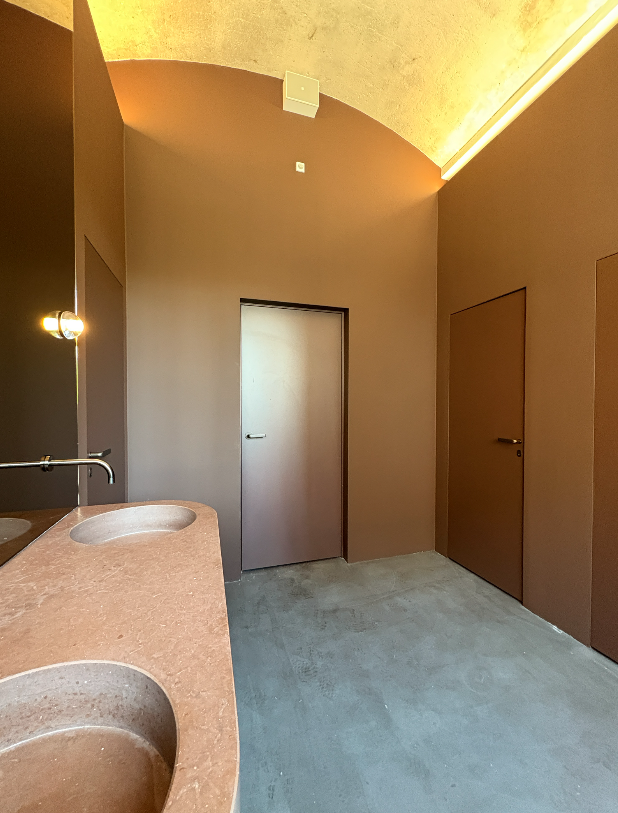 An Ekstrand door can be painted in all NCS or RAL colors.