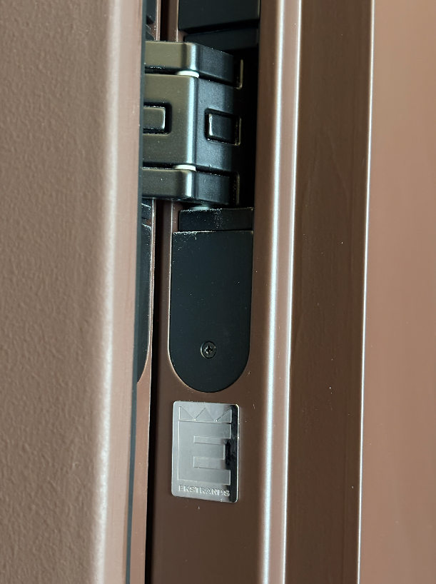 An Ekstrand door can be painted in all NCS or RAL colors.