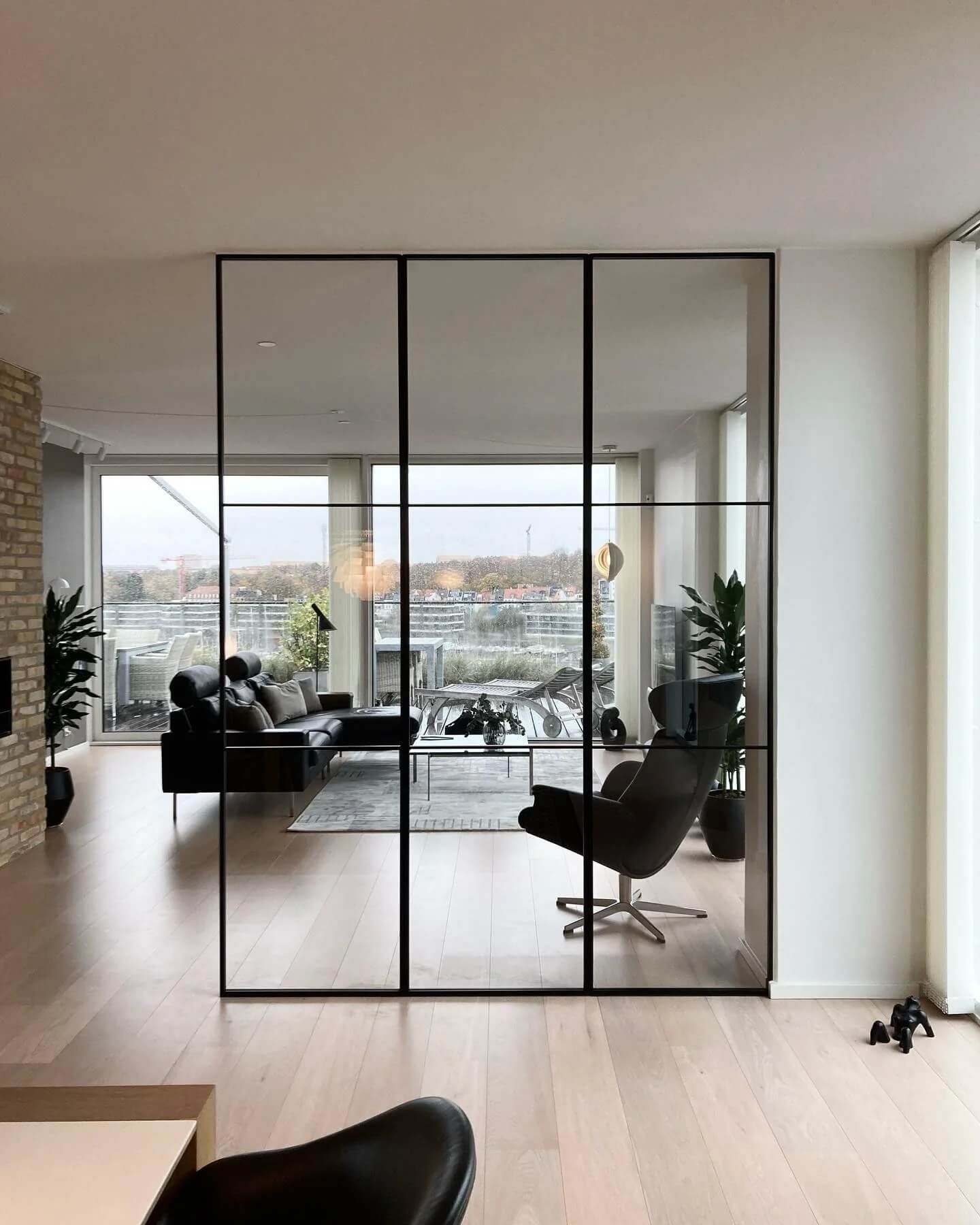 SD sound glass walls with or without bars for private and professional use