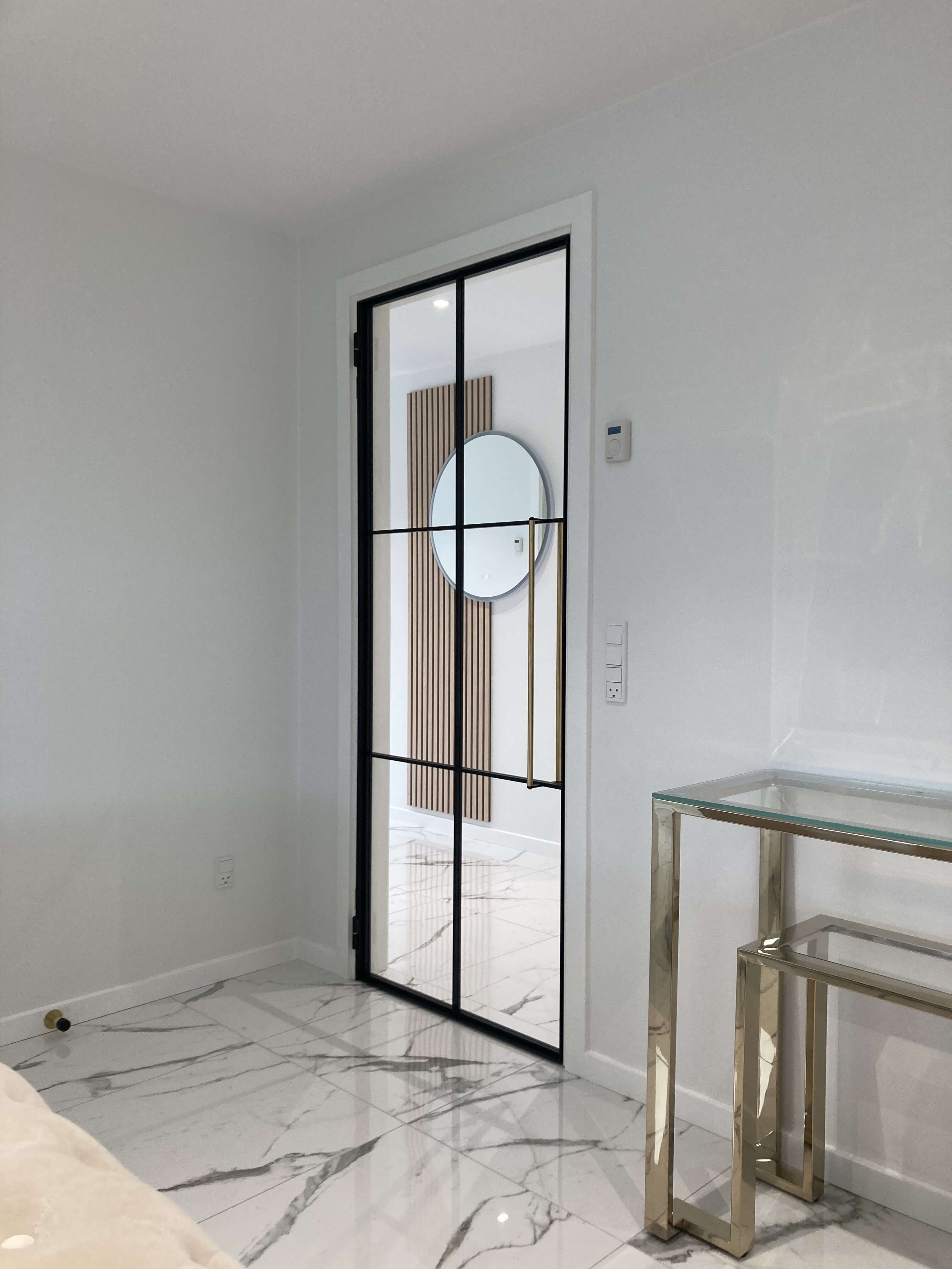 SD sound glass walls with or without bars for private and professional use