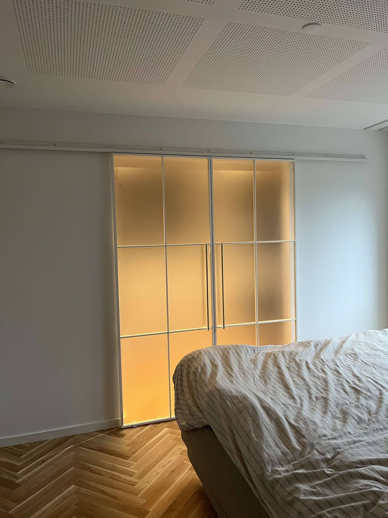 SD sound glass walls with or without bars for private and professional use