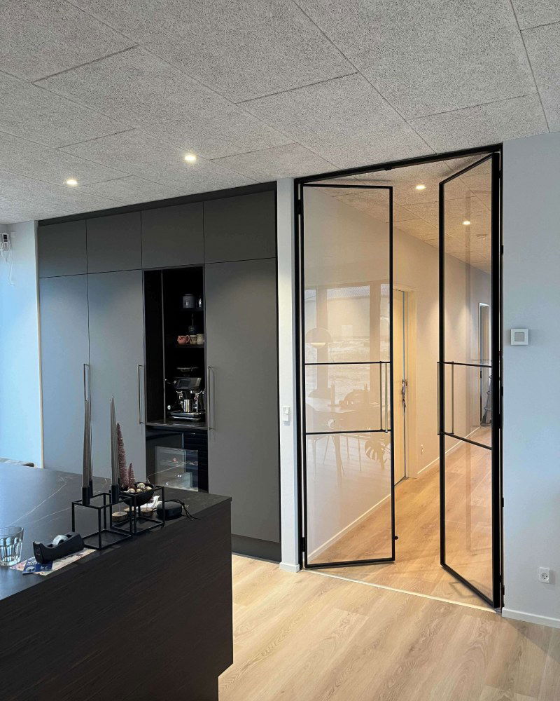 SD sound glass walls with or without bars for private and professional use