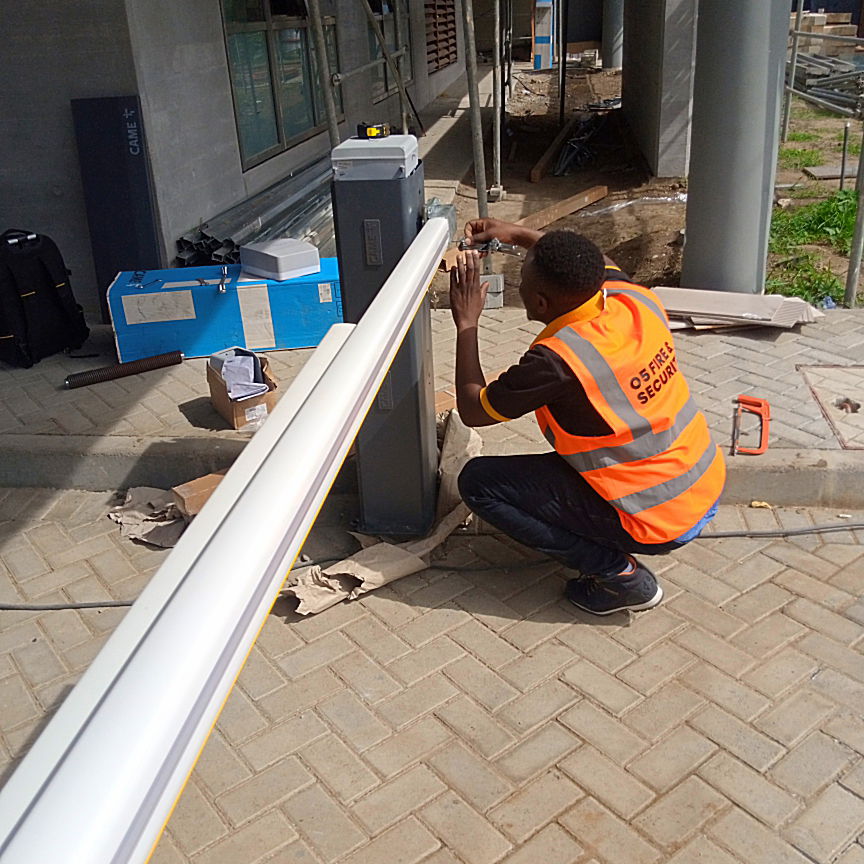 Installation of automatic booom barrier 