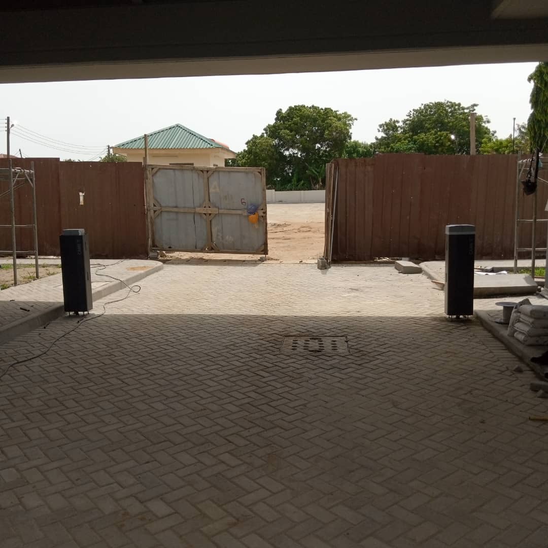 Installation of automatic booom barrier 