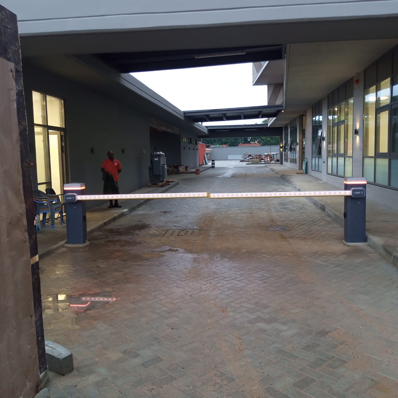 Installation of automatic booom barrier 